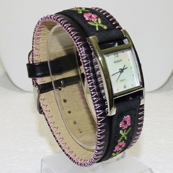 NWOT Embroidery floral watch - Picture 2 of 4